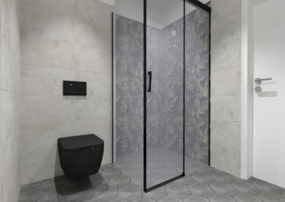 Vizualizace návrhu malé koupelny v glamour stylu